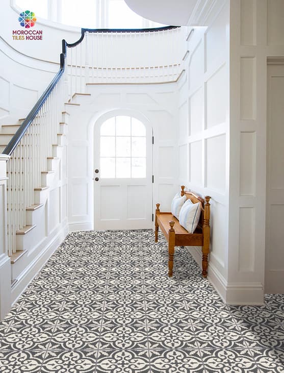 Moroccan tiles house : Black and white flour tile pattern